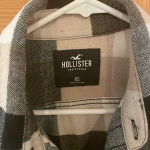 Hollister black and beige check flannel men’s X-shirt. Smal. Lightly used